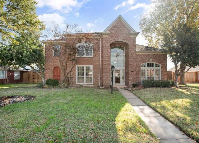 Property at 706 O Phelan Ln, Garland, TX 75044, 4 beds, 2.5 baths