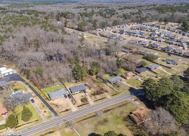 Property at 900 5th St, Benton, LA 71006