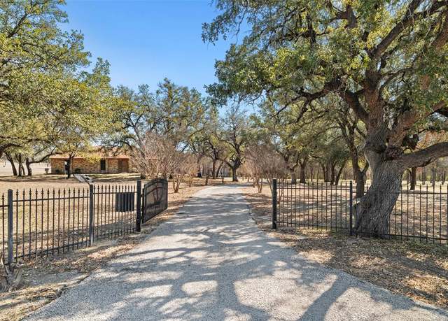 Property at 325 Concho Trl, Fort Worth, TX 76108, 3 beds, 2.5 baths