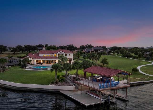 Property at 511 Legends Pkwy, Kingsland, TX 78639, 4 beds, 5 baths