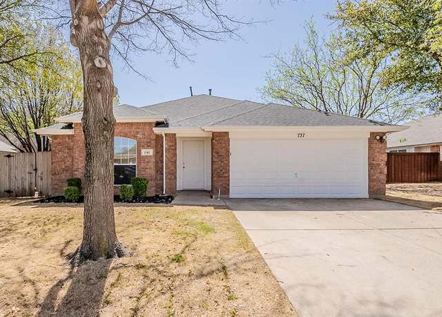 Property at 737 Cardinal Dr, Saginaw, TX 76131, 3 beds, 2 baths