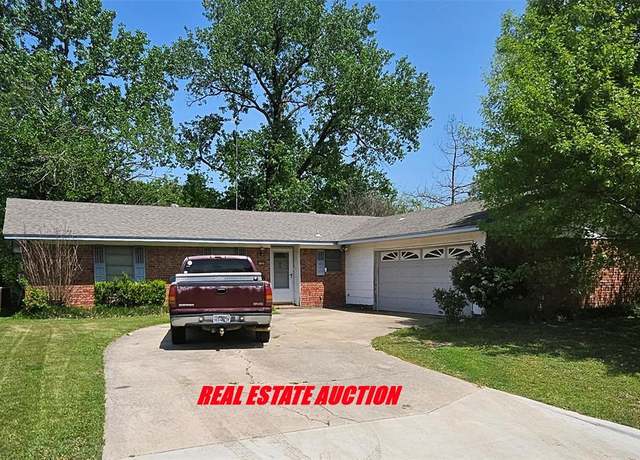 Property at 1409 Lynwood St, Gainesville, TX 76240, 3 beds, 2 baths