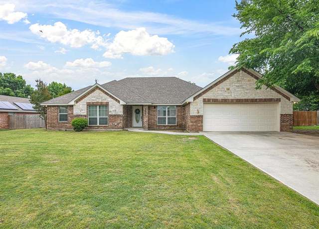 Property at 104 Ashley St, Alvord, TX 76225, 3 beds, 2 baths