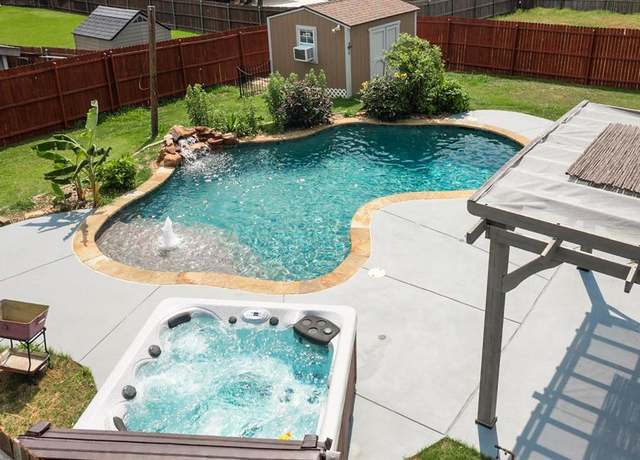 Property at 1278 Wysteria Ln, Burleson, TX 76028, 4 beds, 2.5 baths