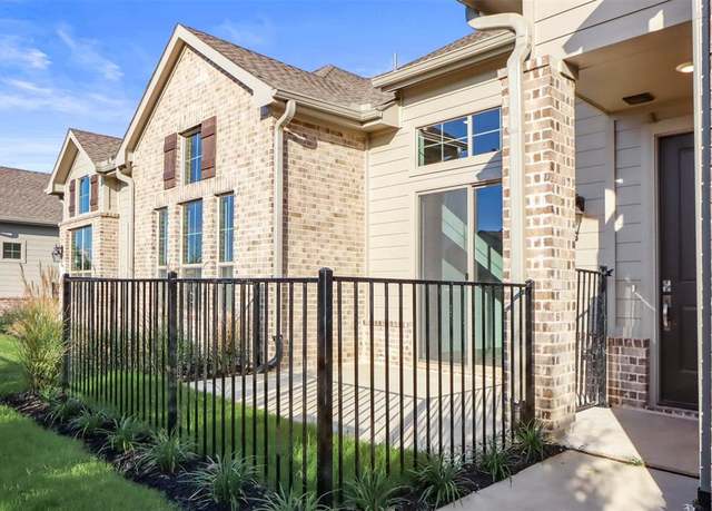 Property at 2617 St Helena Ln, Grand Prairie, TX 75054, 2 beds, 2 baths