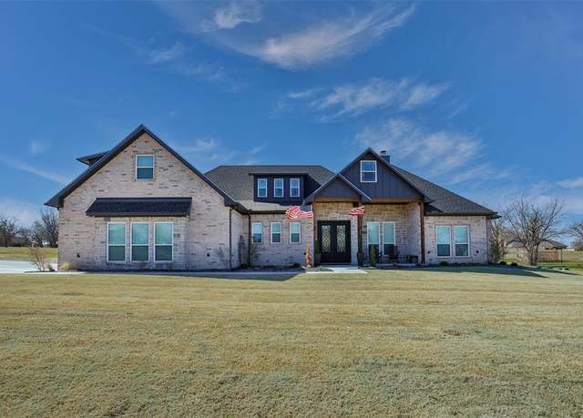 Property at 3106 Woodland Ct, Gainesville, TX 76240, 4 beds, 3 baths