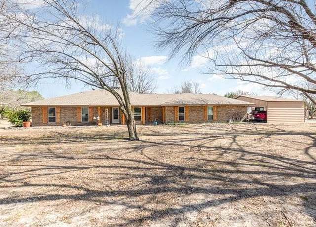 Property at 390 Holly Ln, Lucas, TX 75002, 4 beds, 3 baths