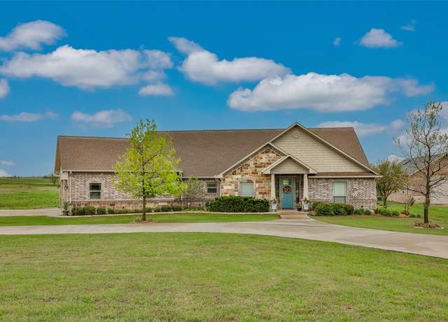 Property at 11 County Road 3631, Lindsay, TX 76250, 4 beds, 3.5 baths