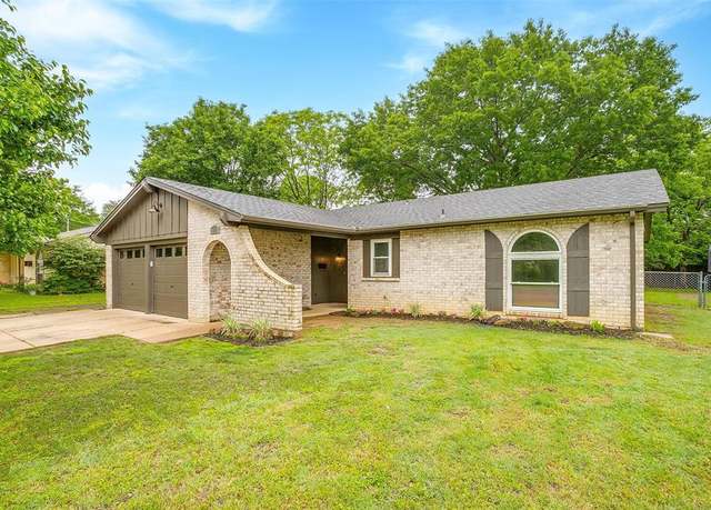 Property at 524 NW Ann Lois Ln, Burleson, TX 76028, 3 beds, 2 baths