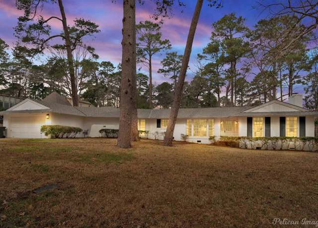 Property at 514 Pierremont Cir, Shreveport, LA 71106, 5 beds, 4 baths
