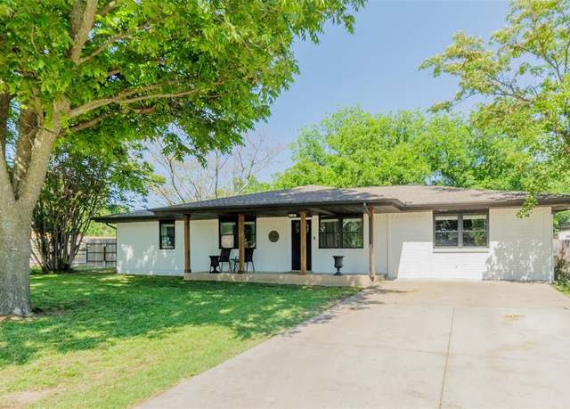 Property at 405 Valcik, Decatur, TX 76234, 3 beds, 2 baths