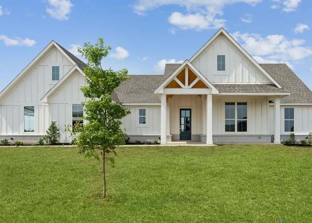 Property at 106 Maverick Way, Boyd, TX 76023, 4 beds, 2 baths