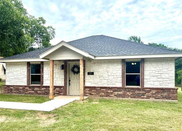 Property at 803 Hulme St, Bowie, TX 76230, 2 beds, 2 baths