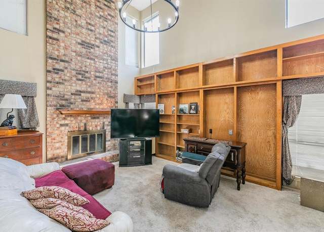 Property at 2213 Thistlewood Ct, Grapevine, TX 76051, 3 beds, 2.5 baths