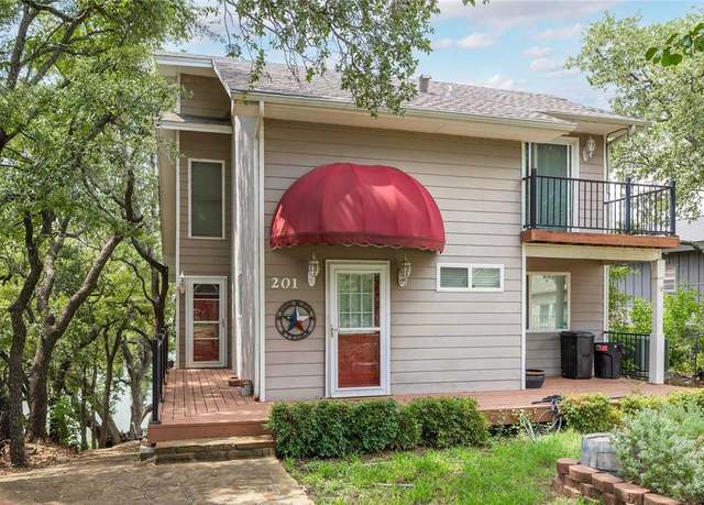 Property at 201 Cove Cir, Brownwood, TX 76801, 3 beds, 2 baths