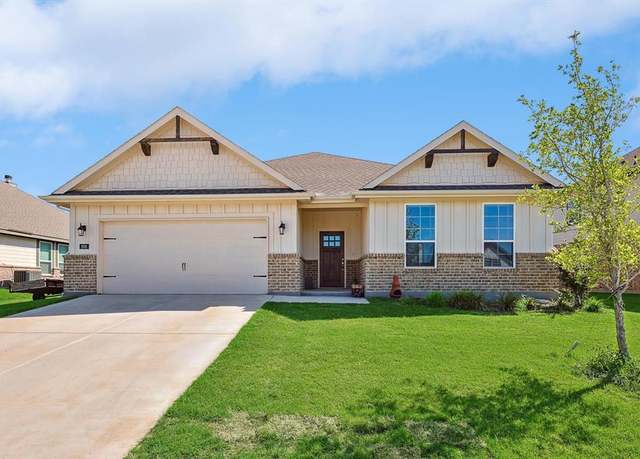 Property at 808 Feather Edge Dr, Springtown, TX 76082, 3 beds, 2 baths