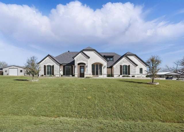 Property at 119 Lakota Dr, Bridgeport, TX 76426, 5 beds, 2.5 baths