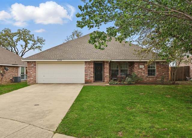 Property at 3308 Lance Ln, Denton, TX 76209, 3 beds, 2 baths