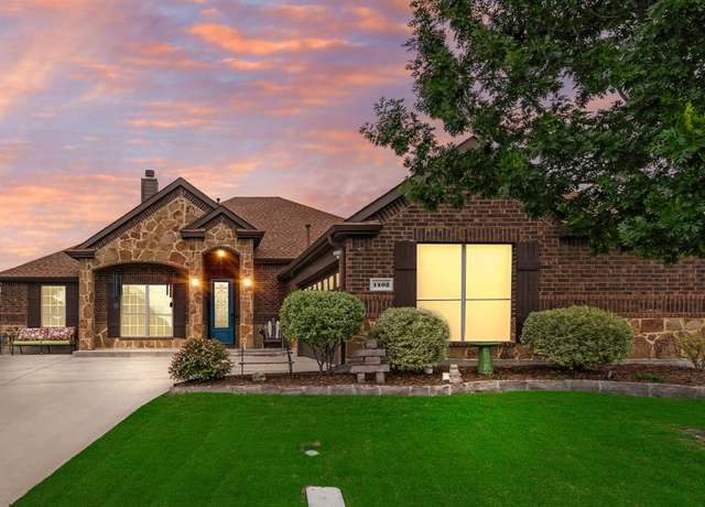 Property at 1402 Silver Lake Dr, Rockwall, TX 75087, 3 beds, 2 baths