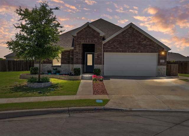 Property at 101 Lisa Ln, Royse City, TX 75189, 4 beds, 3 baths