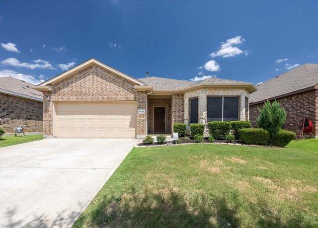 Property at 4521 Green River Dr, Denton, TX 76208, 3 beds, 2 baths