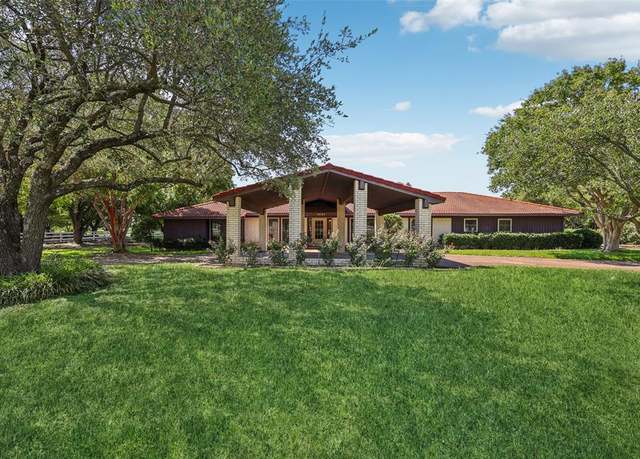 Property at 2004 Bonanza Dr, Sachse, TX 75048, 3 beds, 2 baths