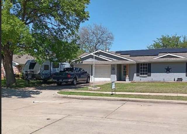 Property at 510 W Ferndale Ln, Grand Prairie, TX 75052, 4 beds, 2 baths