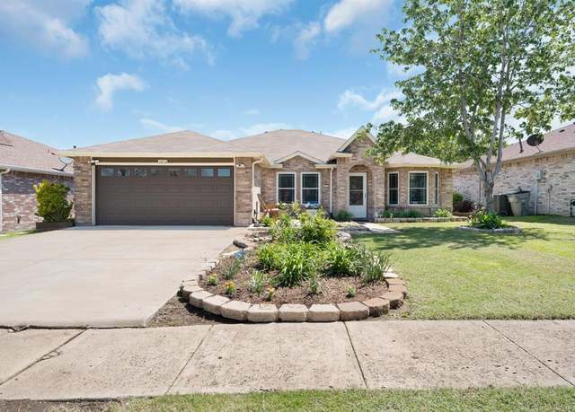 Property at 1014 Bainbridge Ln, Forney, TX 75126, 4 beds, 2 baths