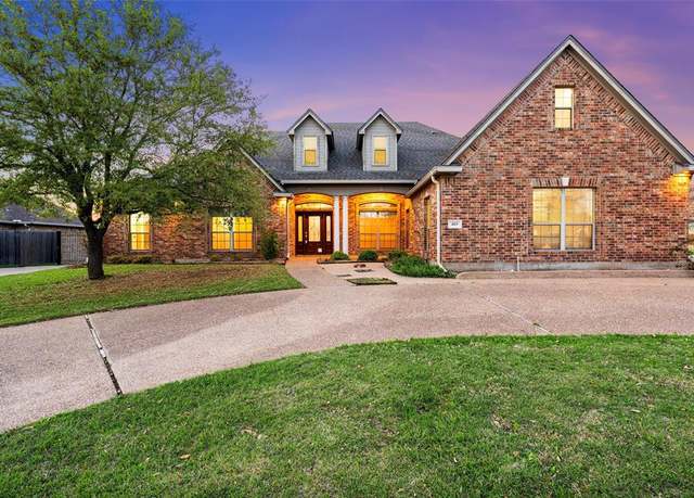 Property at 403 S Cedar Ridge Cir, Robinson, TX 76706, 4 beds, 4.5 baths