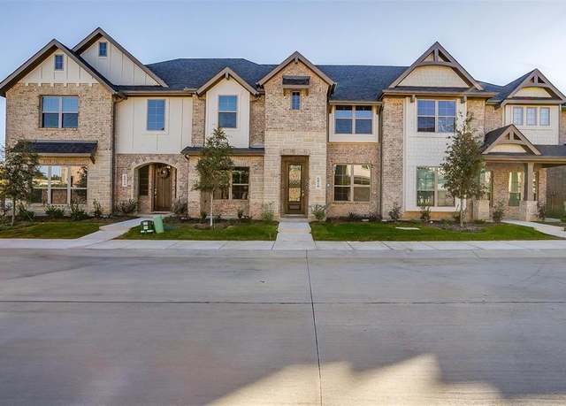 Property at 6817 Robert Reed Dr, Arlington, TX 76001, 3 beds, 2.5 baths