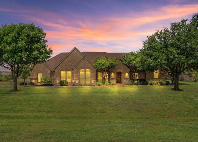 Property at 13801 Melissa Ct, Justin, TX 76247, 4 beds, 3 baths