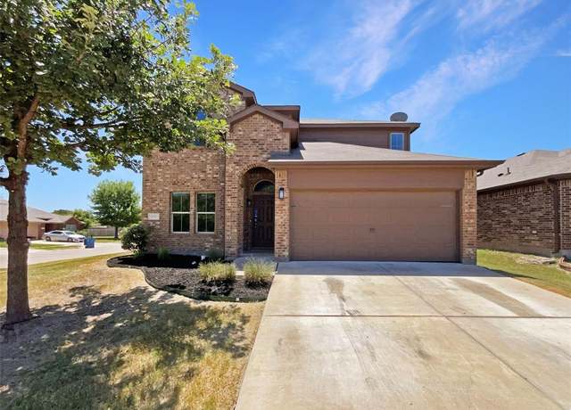 Property at 661 Cameron Way, Azle, TX 76020, 5 beds, 3.5 baths