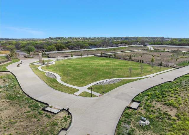 Property at 37 Pinehurst Dr, Woodway, TX 76712