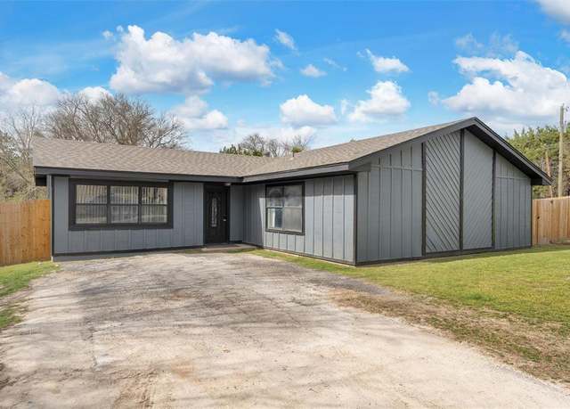 Property at 117 Bogey Dr, Whitney, TX 76692, 4 beds, 2 baths