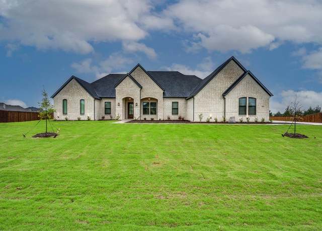 Property at 4018 Nola Dr, Midlothian, TX 76065, 4 beds, 3.5 baths