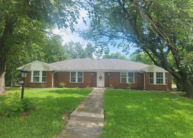 Property at 1721 Monaco Dr, Arlington, TX 76010, 3 beds, 2.5 baths