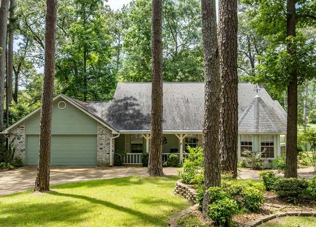 Property at 271 Greenbriar Trl, Holly Lake Ranch, TX 75765, 3 beds, 2 baths