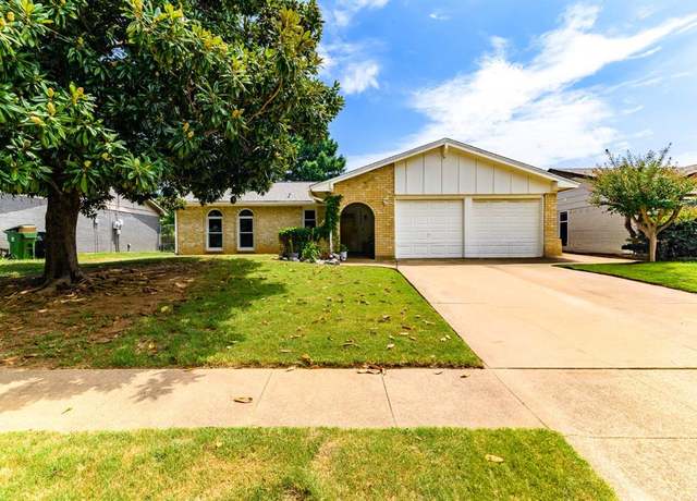 Property at 2404 Vassar Ct, Arlington, TX 76015, 3 beds, 2 baths