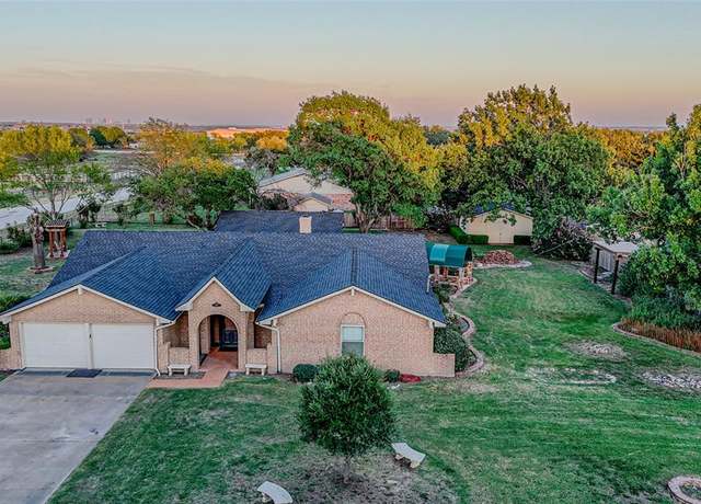 Property at 6667 Silver Saddle Rd, Fort Worth, TX 76126, 3 beds, 2 baths
