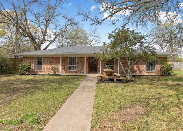 Property at 3020 Arapaho Rd, Commerce, TX 75428, 4 beds, 2 baths