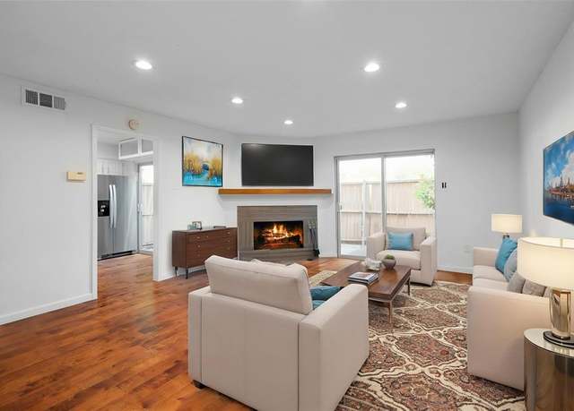 Property at 851 Dublin Dr #3, Richardson, TX 75080, 2 beds, 2.5 baths