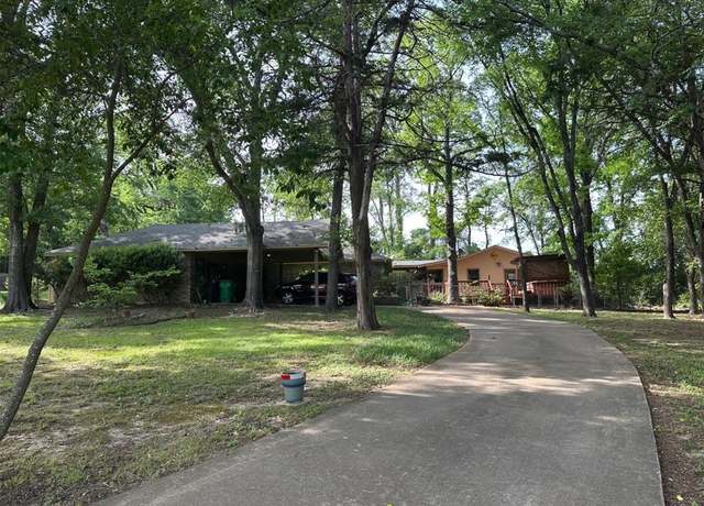 Property at 103 Longhorn Dr, Palestine, TX 75801, 3 beds, 3 baths