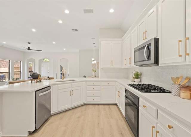Property at 1403 Petersburgh Pl, Allen, TX 75013, 3 beds, 2 baths