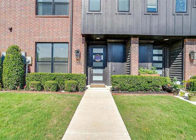 Property at 2818 Addison Park Ln, Fort Worth, TX 76110, 3 beds, 3.5 baths