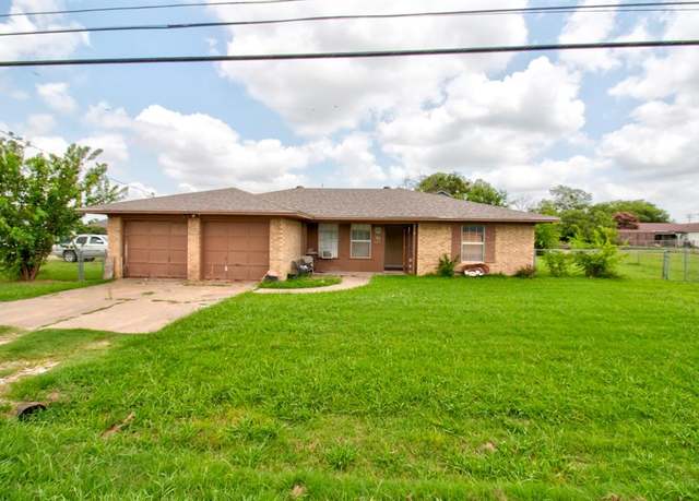Property at 104 W Maple, Gunter, TX 75058, 3 beds, 2 baths