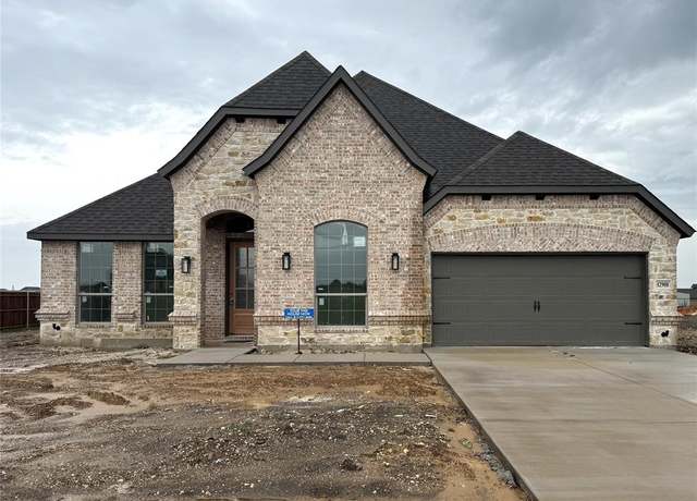 Property at 12908 Little Wolf Dr, Godley, TX 76044, 4 beds, 2.5 baths