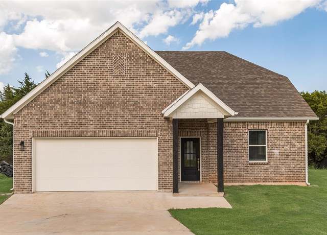 Property at 1827 Fairway Dr, Sherman, TX 75090, 4 beds, 2.5 baths