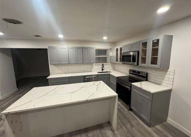 Property at 4812 Mistletoe Way, Mesquite, TX 75150, 5 beds, 3 baths
