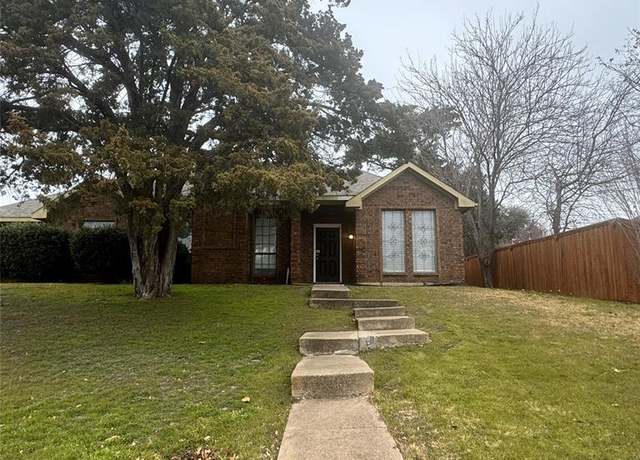 Property at 801 Woodridge Dr, Desoto, TX 75115, 4 beds, 2 baths