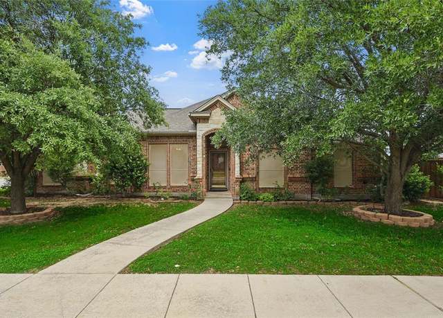 Property at 1020 Diane St, Aubrey, TX 76227, 4 beds, 2 baths